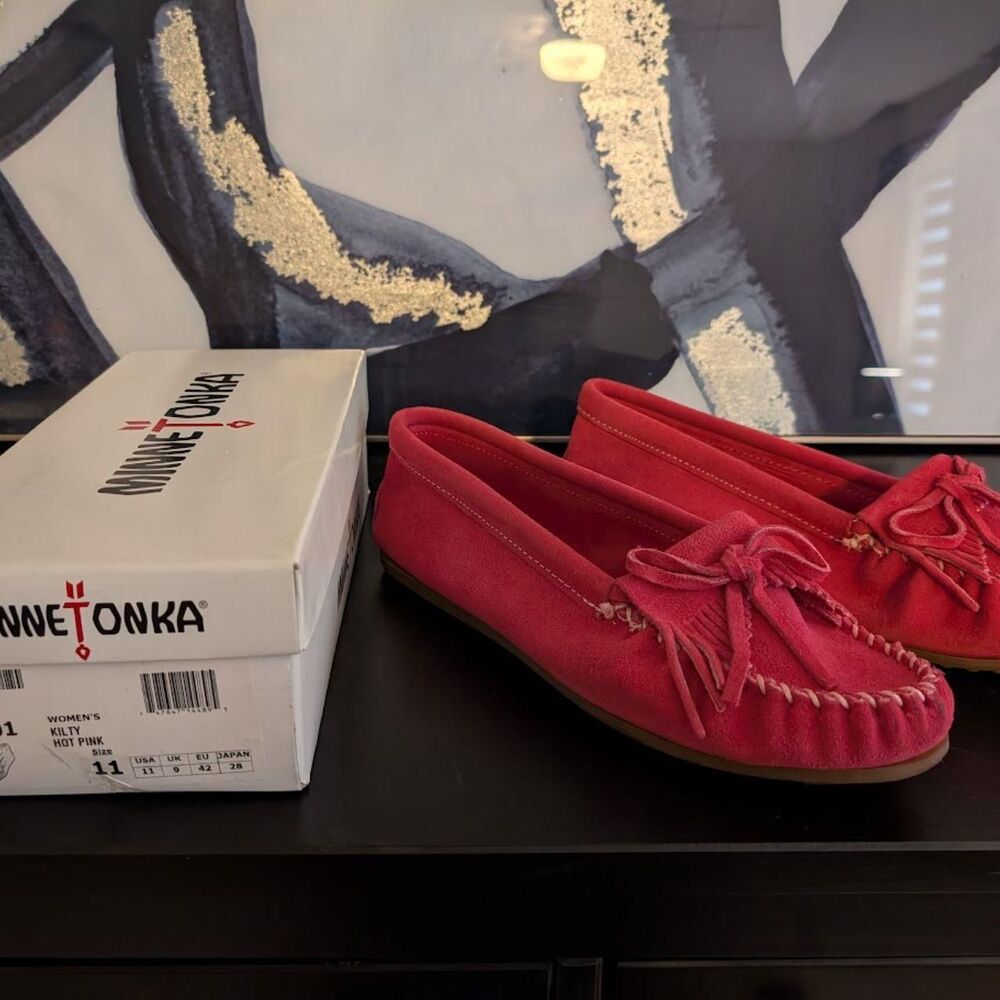 Minnetonka Women's Pink and Red Loafers